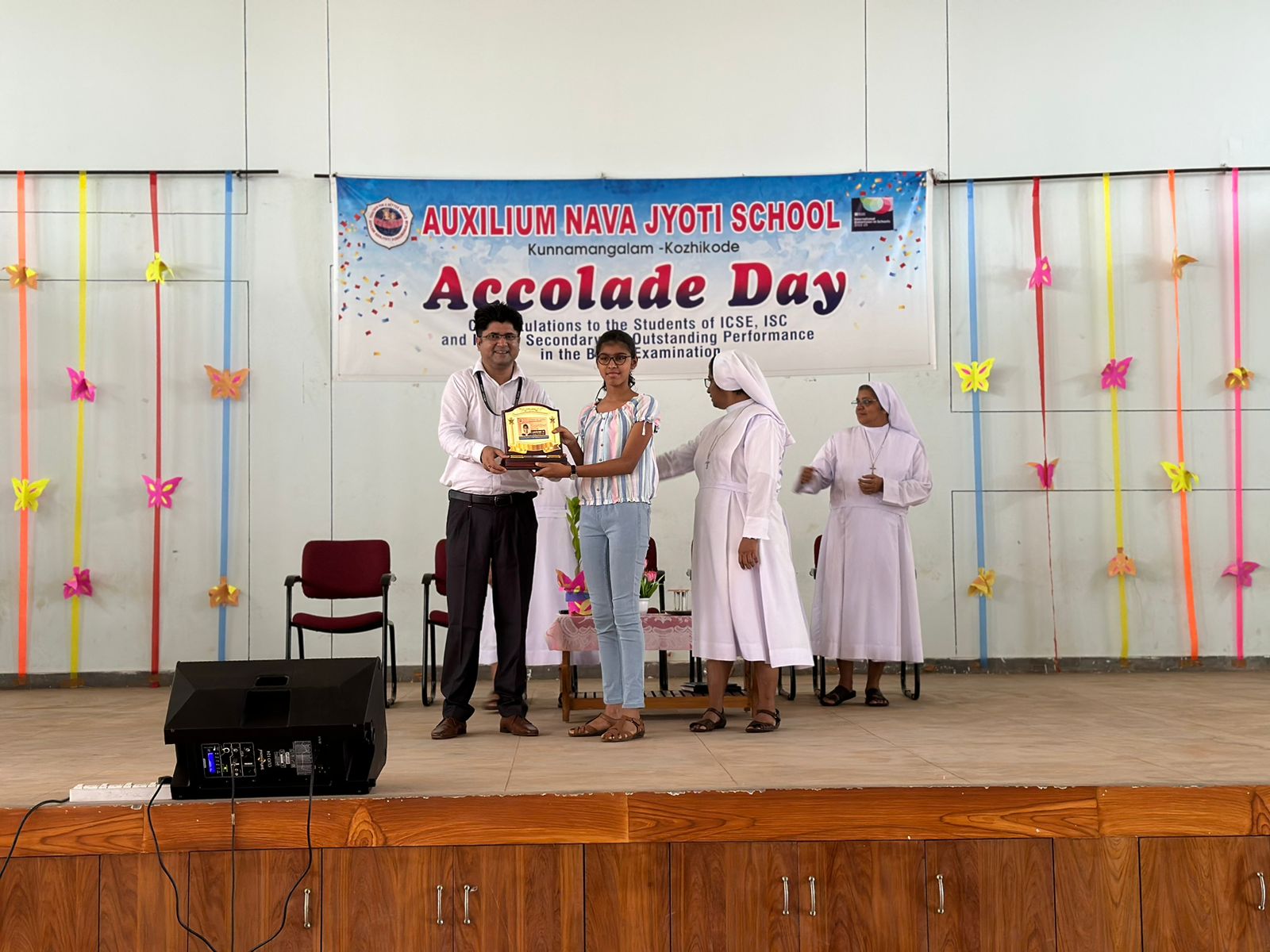 ACCOLADE  DAY